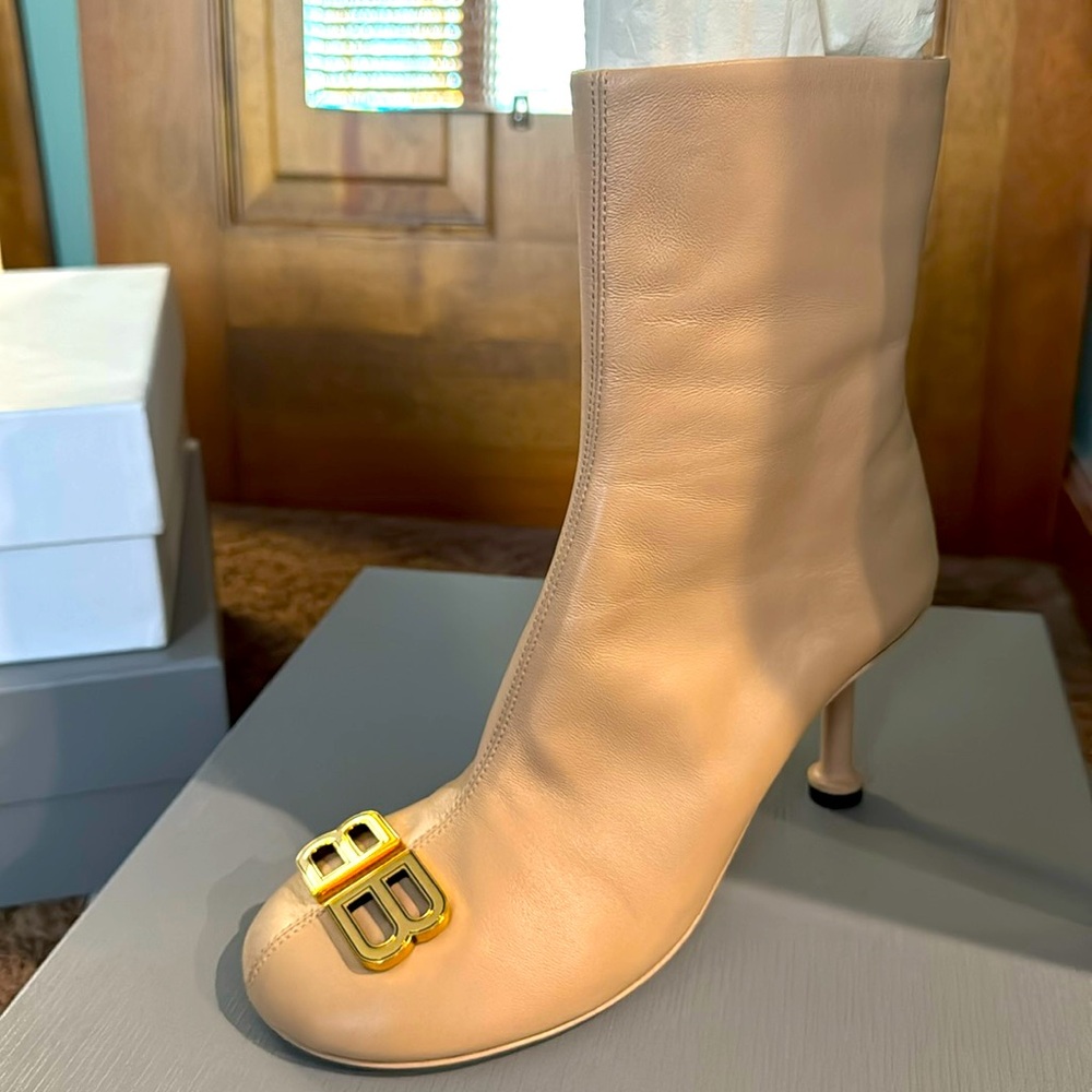 BALENCIAGA sheepskin M80 bootie